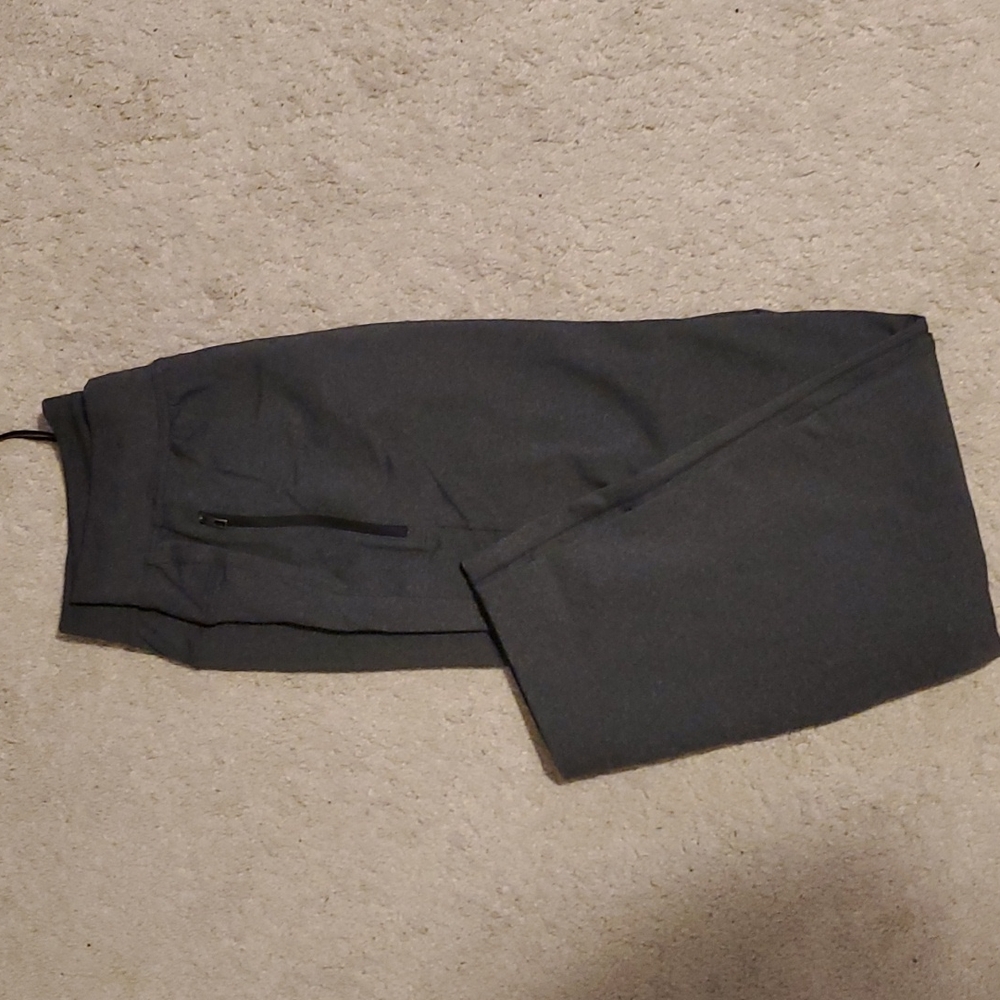 Lululemon pants size M excellent condition